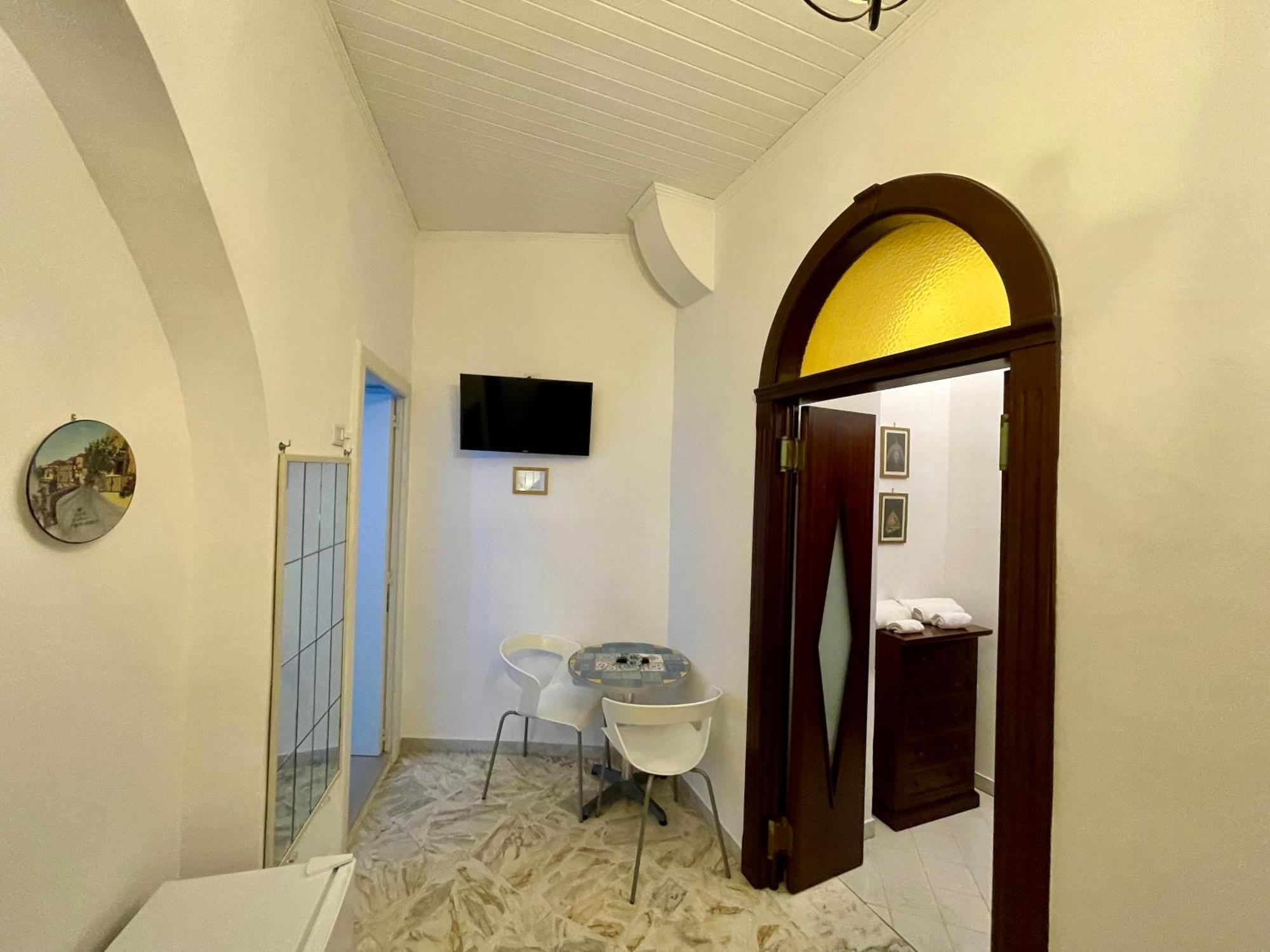 Residenza Porta Di Mare Bed & Breakfast Castellabate Exterior photo